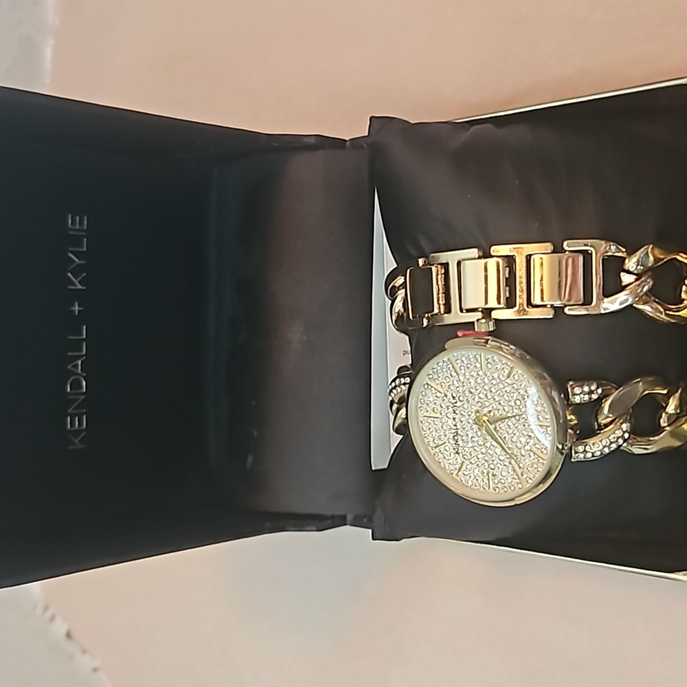 KENDALL & KYLIE  Watch and Bracelet gift 🎁 set